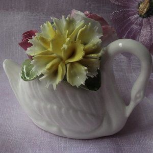 RARE VINTAGE Parkhall FINE BONE CHINA swan bouquet of flowers ornament